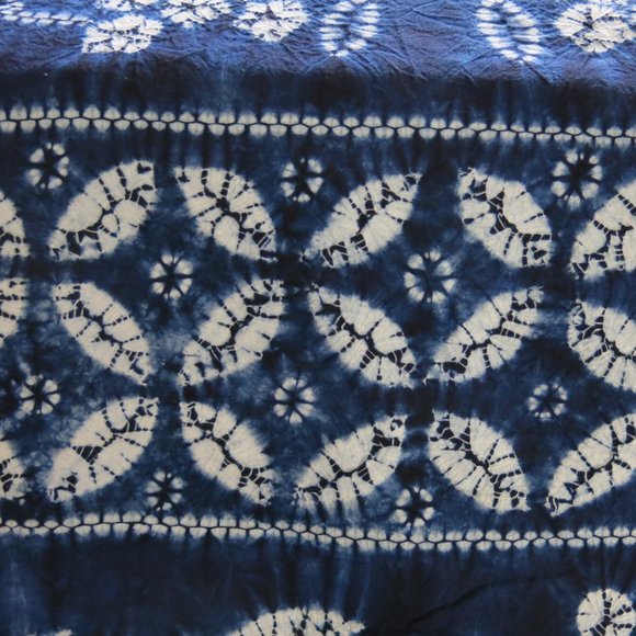 Hand Dyed 100% Cotton Indigo Shibori Technique Floral Pattern Large Tablecloth - Picture 9 of 16